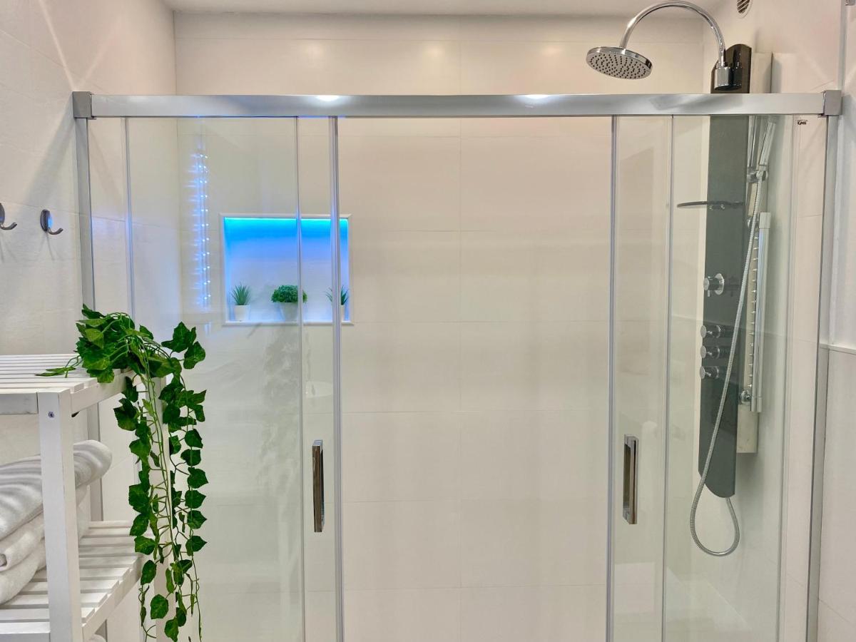 Suite Breeze - Private Heated Pool 말라가 외부 사진
